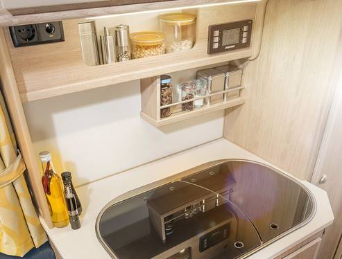 Kök bl.a. med uttag 230 V och USB-uttag