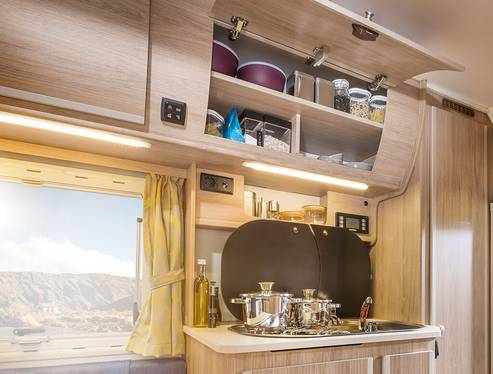 Spis 3-lågigt med elektrisk tändning, indelade stora väggskåp